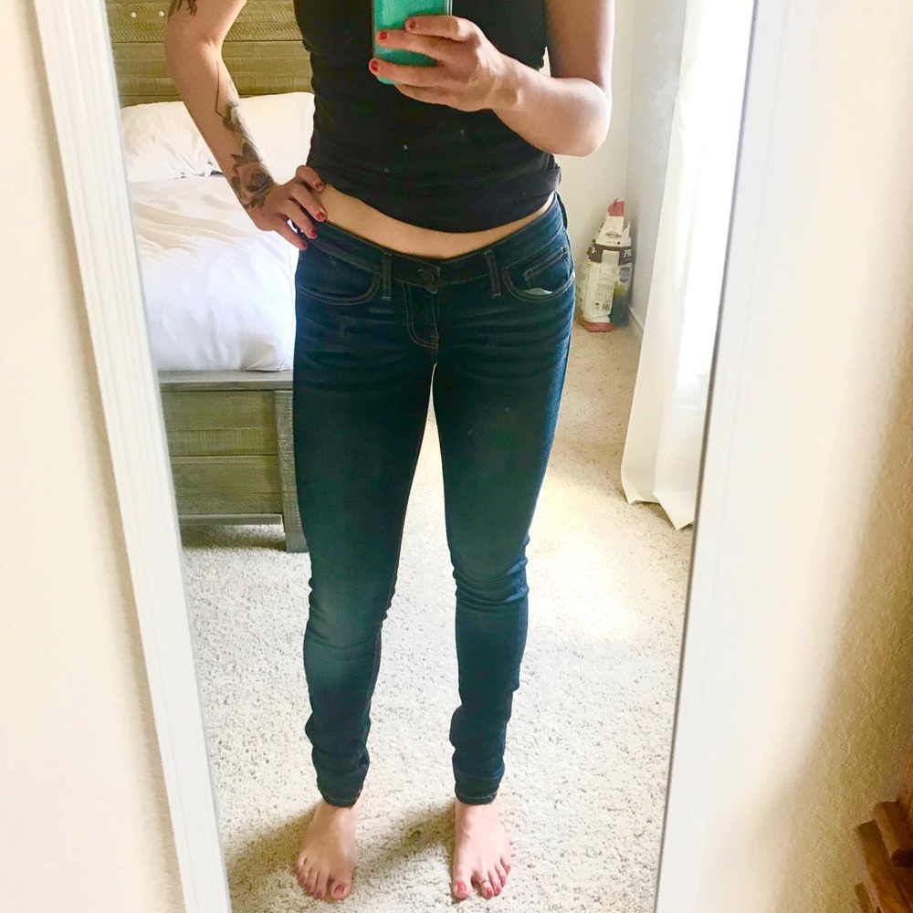 Buckle BKE Jeans. Mid-Rise Skinny.